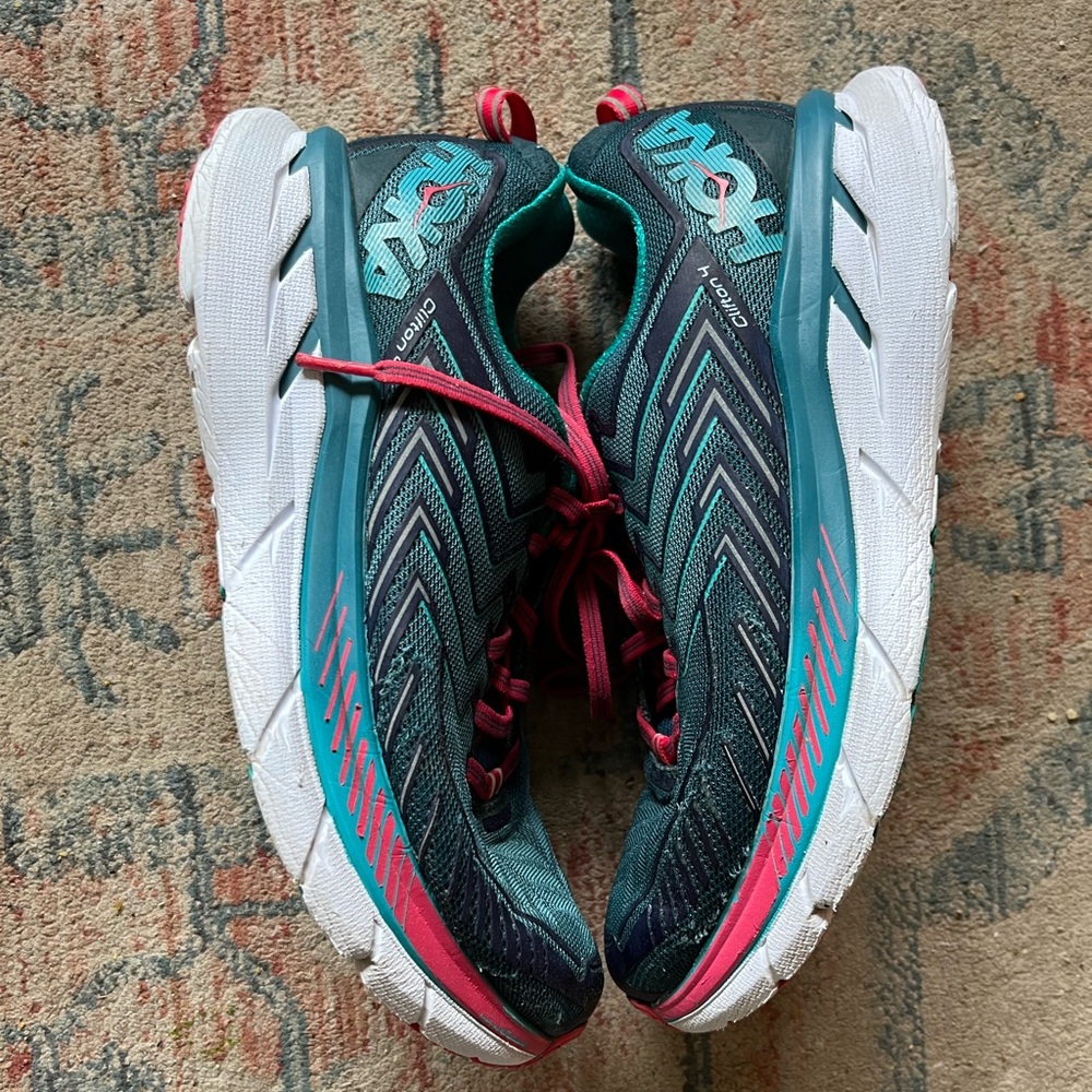 Hoka Clifton Women’s Shoe- Size 8